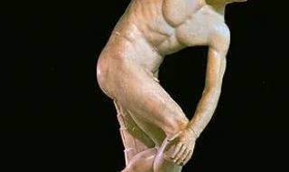 掷铁饼者的艺术赏析 掷铁饼者是谁雕塑的