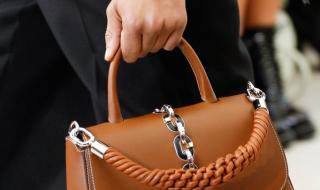 louisvuittonparis围巾上有标签吗 louisvuittonparis